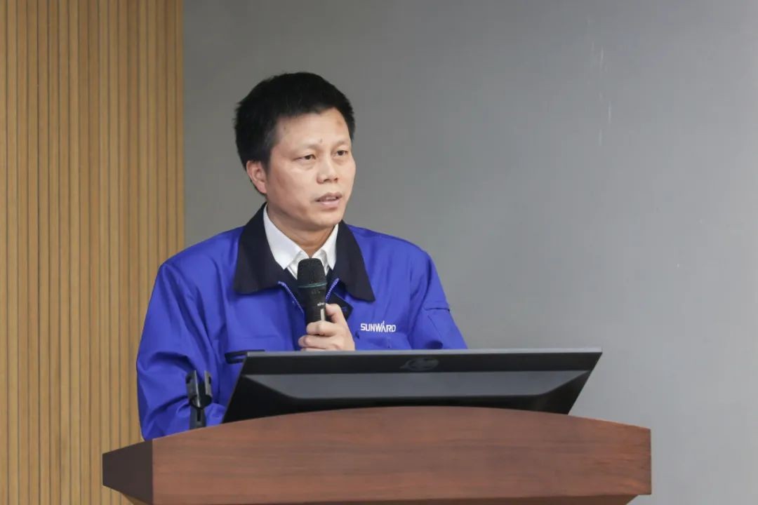 2021中国（长沙）国际工程机械设计大赛暨“设计之星”评选活动beat365官网组“创新设计工作营”开营啦！
