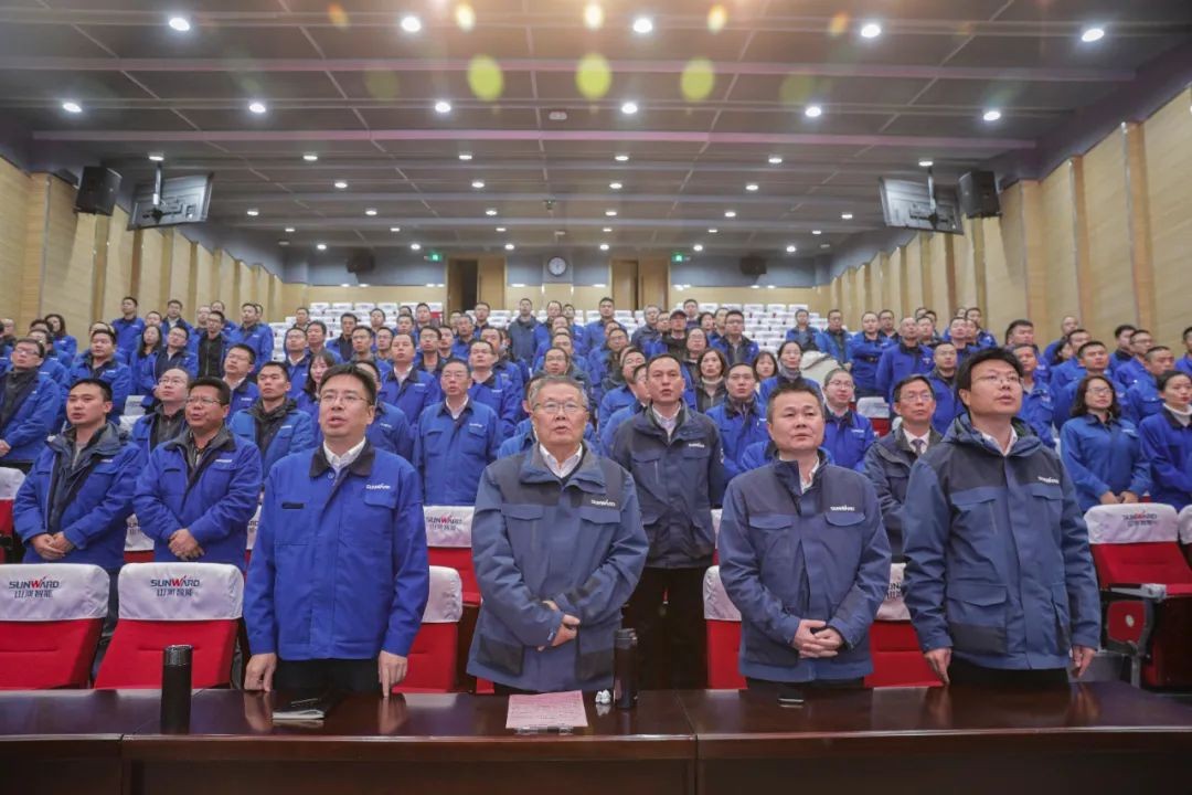 beat365官网召开全国劳动模范郝鹏载誉归来分享会