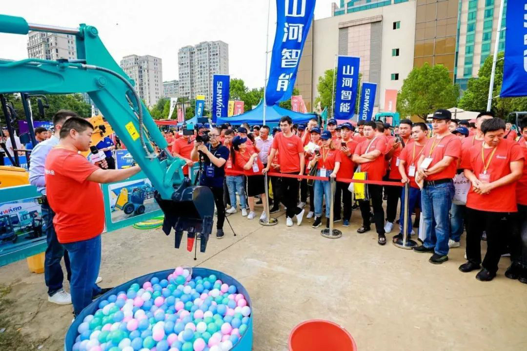 2020全球微挖大会 beat365官网精品微挖赢得满堂彩