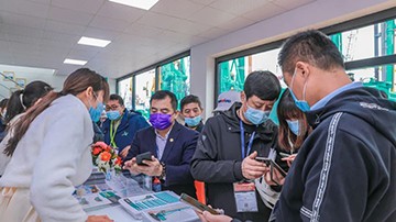 沸腾beat365官网！宝马展收官之日订单破十亿