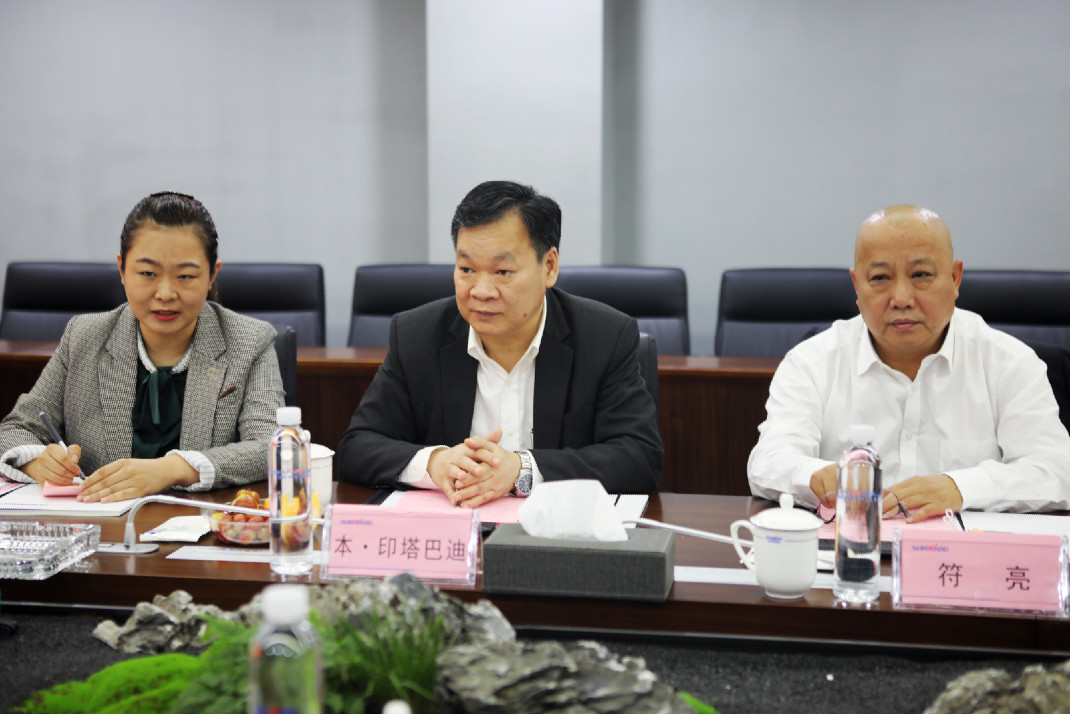 老挝长沙总领事本·印塔巴迪考察beat365官网