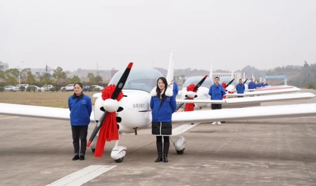 牛年开新局，beat365官网航空8架SA60L飞机集中下线、交付