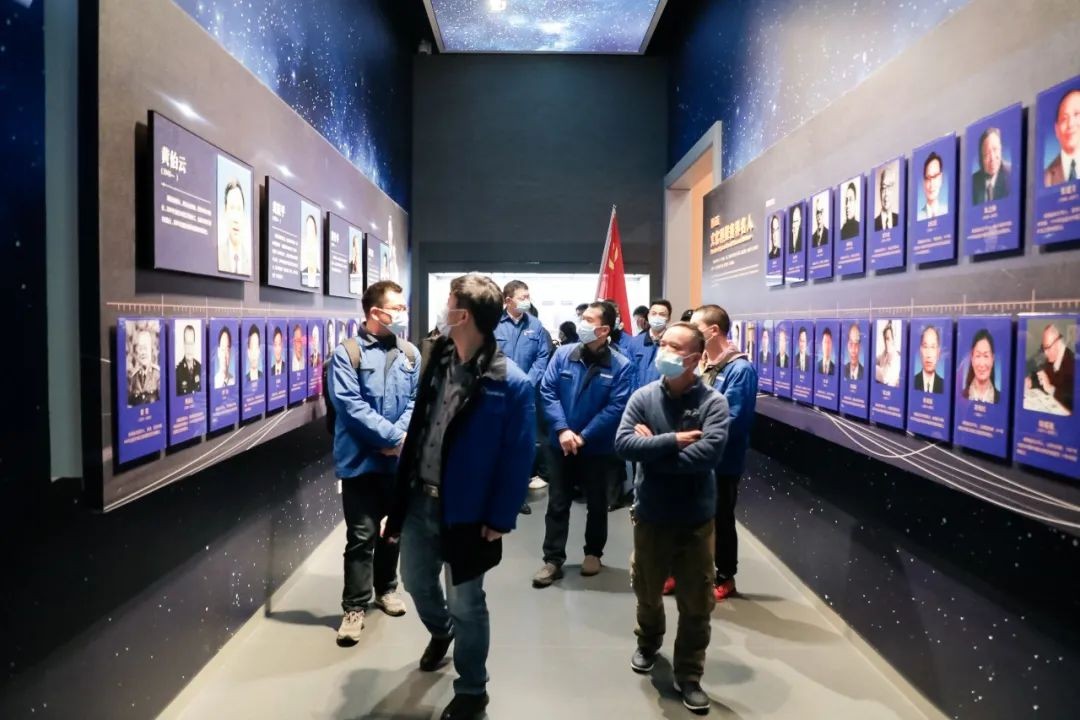 觅红色历史 践初心使命——beat365官网全体党员赴长沙党史馆开展主题党日活动