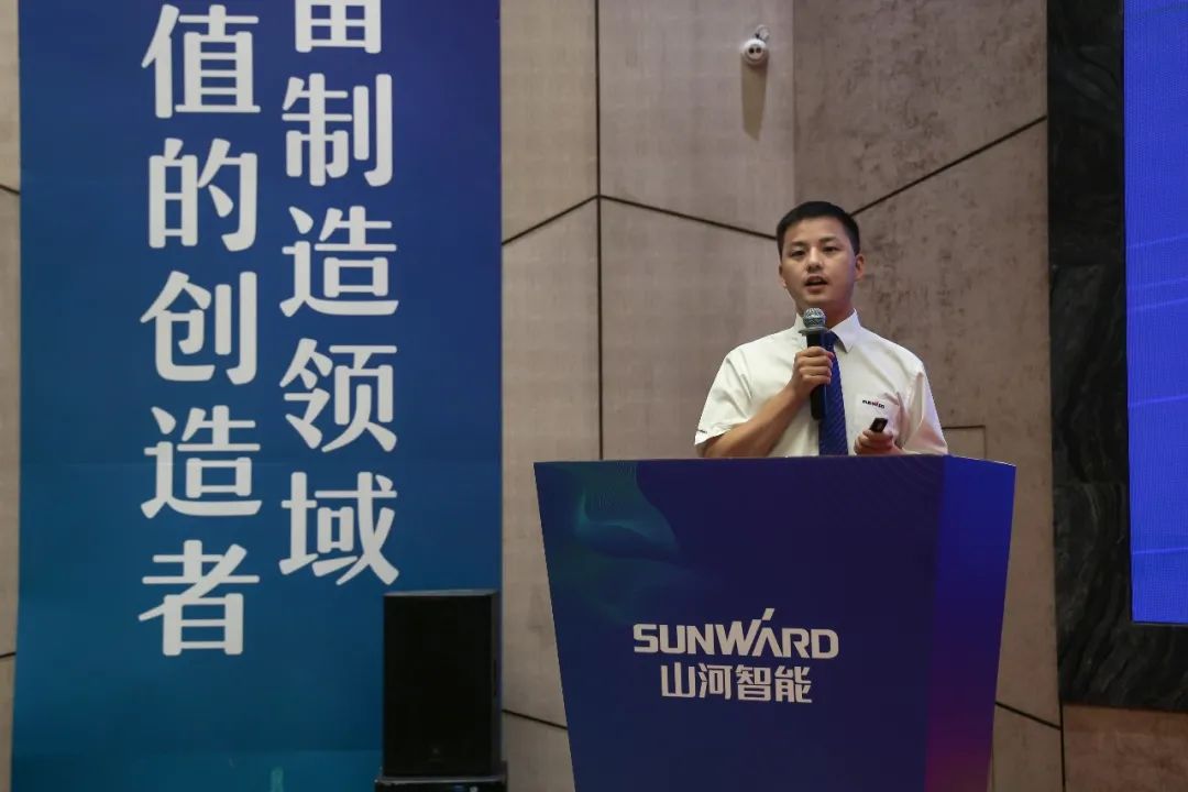 “同心同梦，协力拼搏” ——beat365官网2021年挖掘机经销商半年度经营工作会议圆满召开