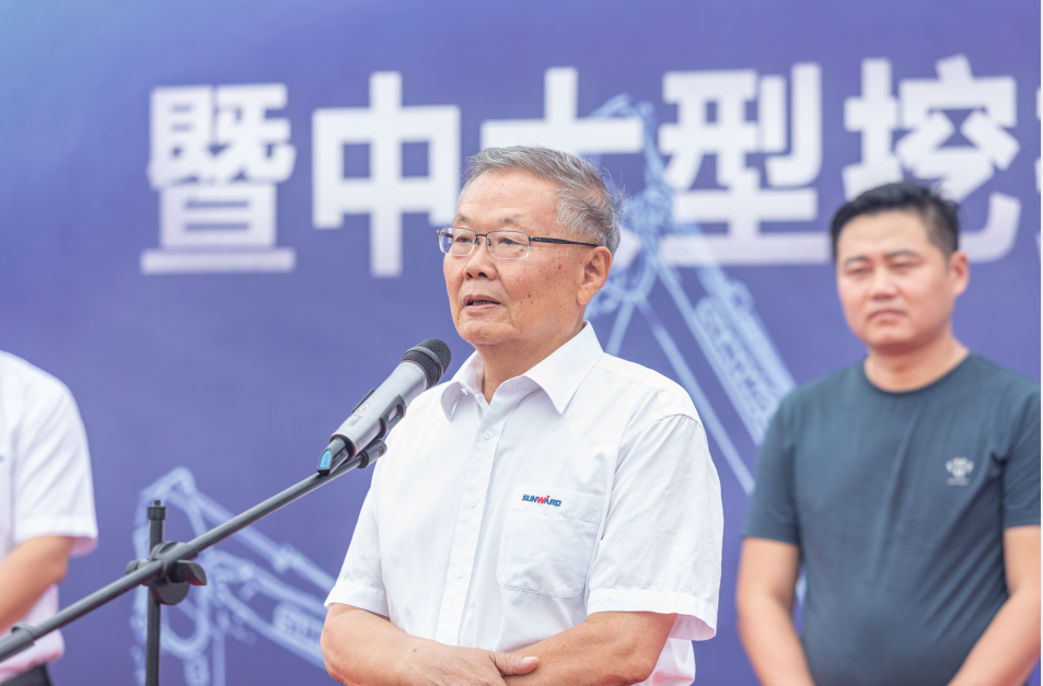 里程碑!beat365官网出口欧洲第20000台暨大型挖掘机批量交付仪式成功举行