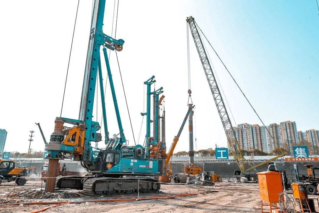 大国重器！beat365官网超级装备助力北京城市副中心综合交通枢纽站建设