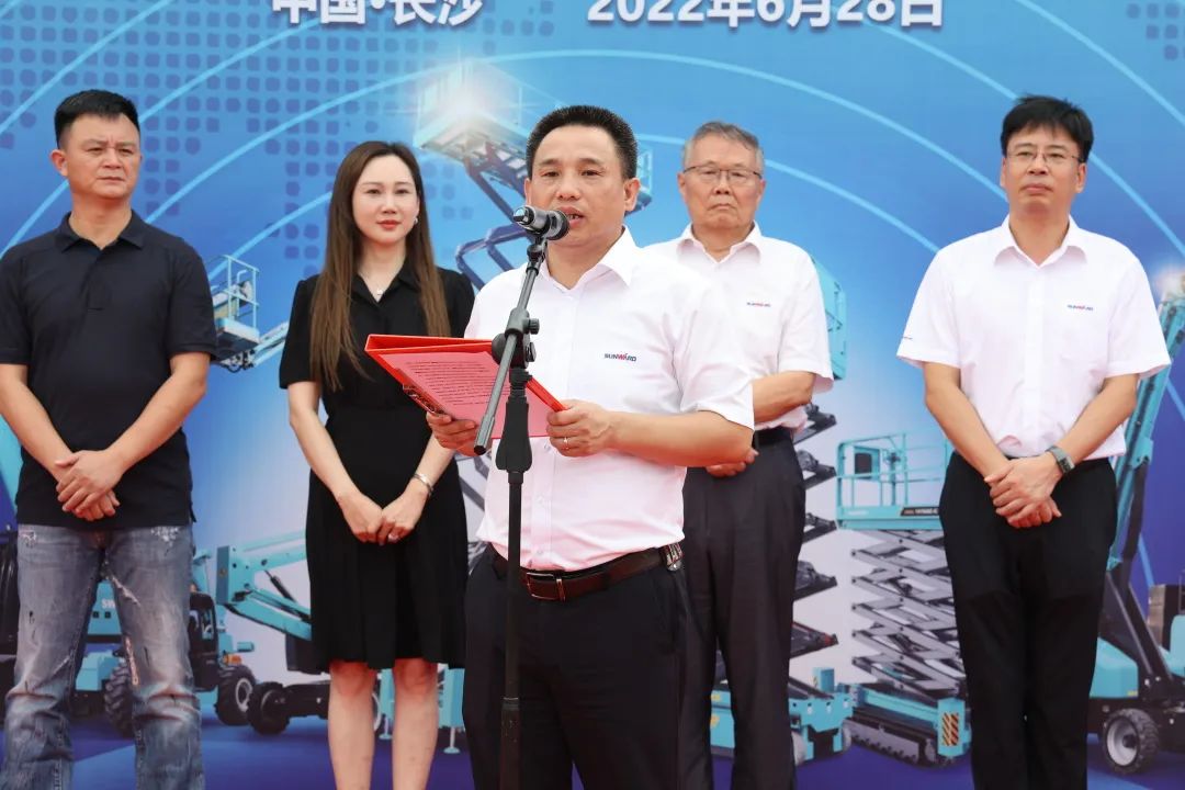 献礼二十大，再攀新高地！beat365官网高空机械设备再迎批量发货