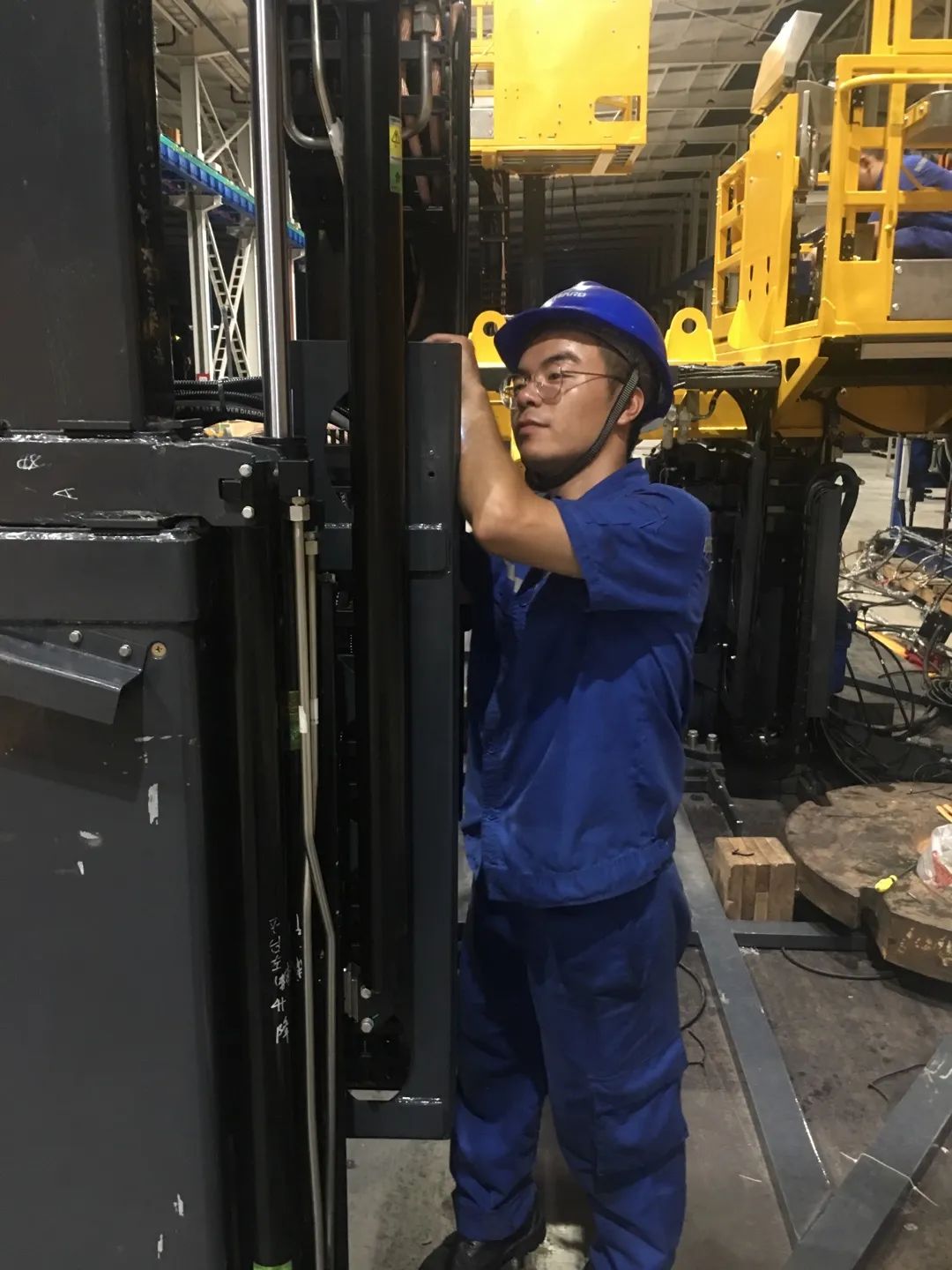 为铁路运输保驾护航！beat365官网自主研制首套三平台作业装置成功交付