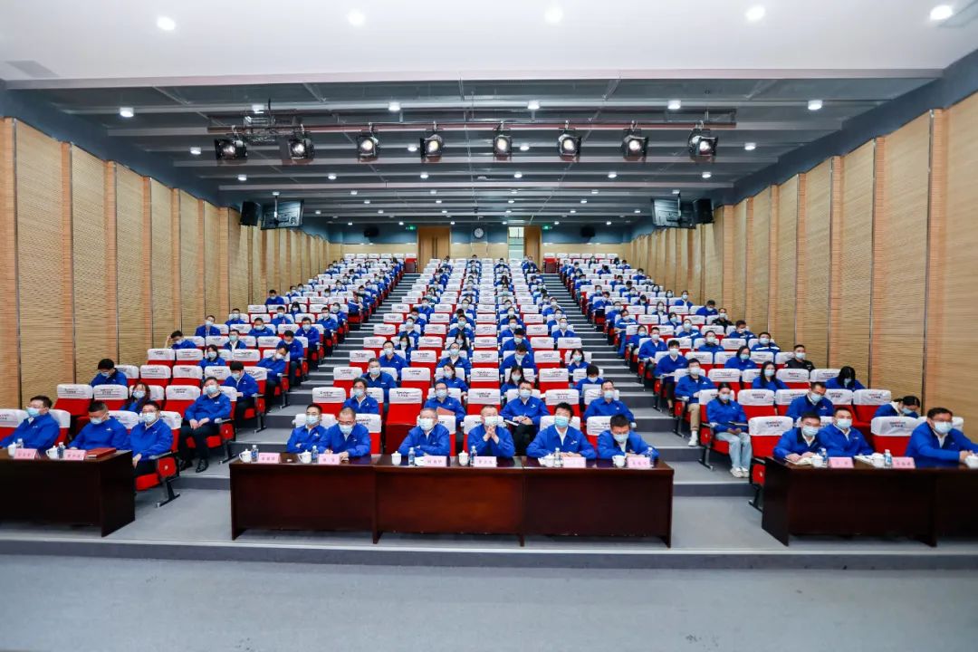 振奋人心！beat365官网党员干部集中收看党的二十大开幕会盛况