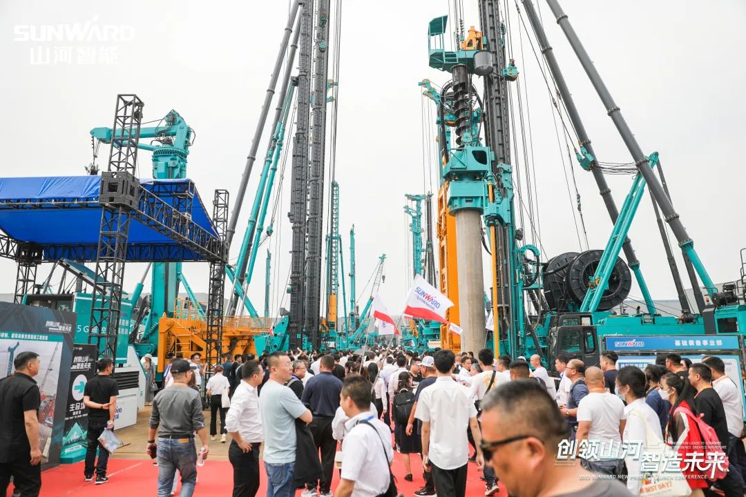 实力出圈！beat365官网地下工程装备“大阅兵”来了