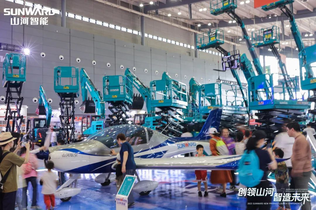 2023 CICEE | 全球工程机械盛会完美落幕！beat365官网交出闪亮答卷