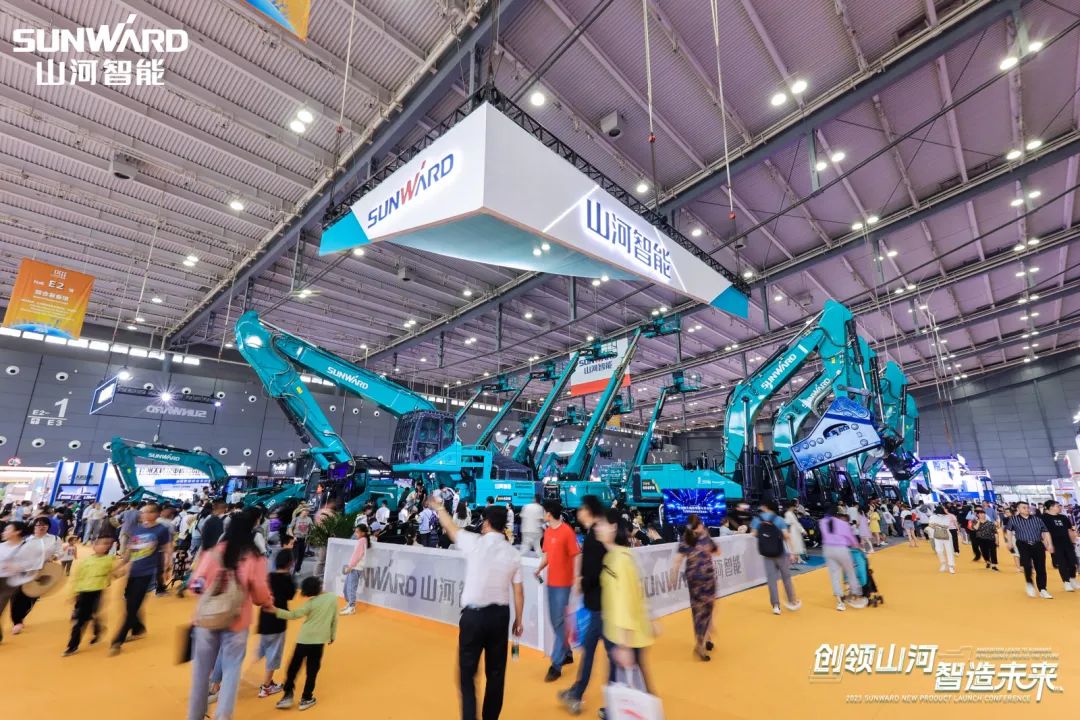 2023 CICEE | 全球工程机械盛会完美落幕！beat365官网交出闪亮答卷