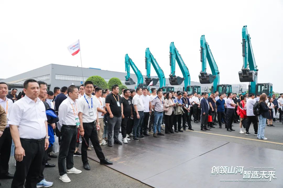 2023 CICEE | 全球工程机械盛会完美落幕！beat365官网交出闪亮答卷