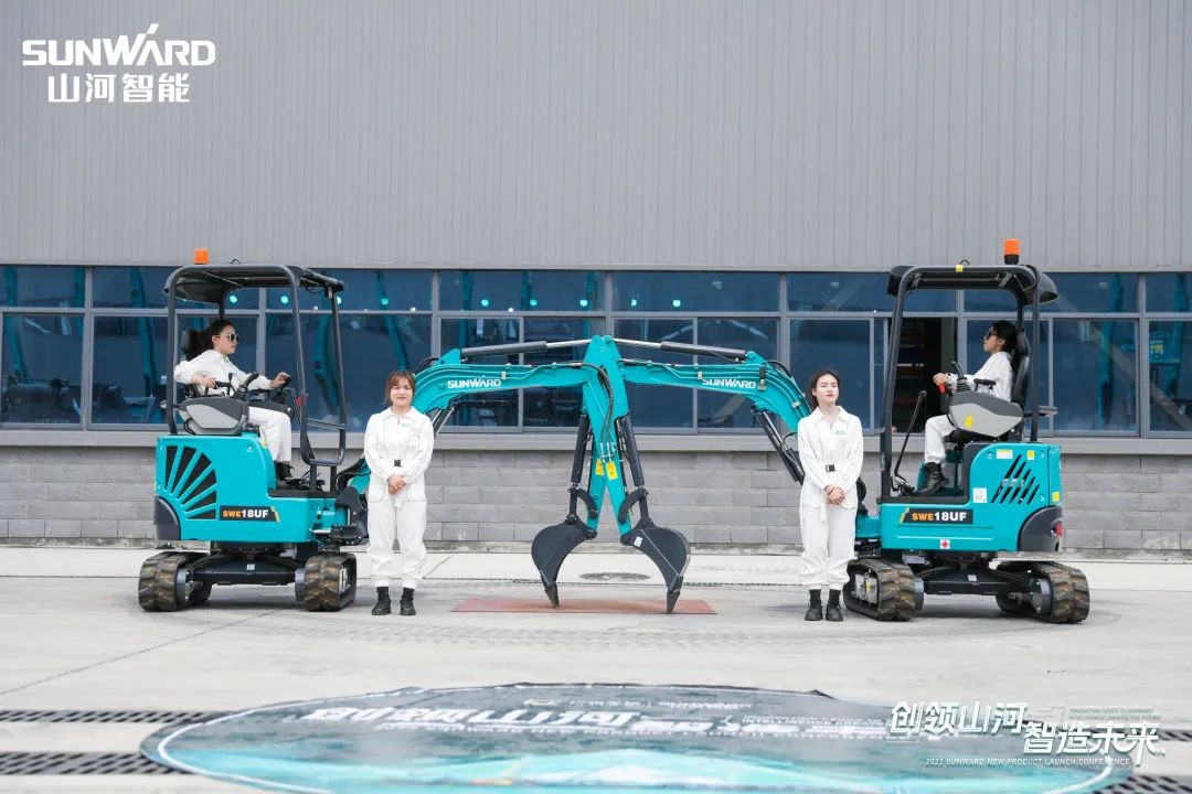 精品出击、互动不断！beat365官网F系列挖掘机闪耀长沙展