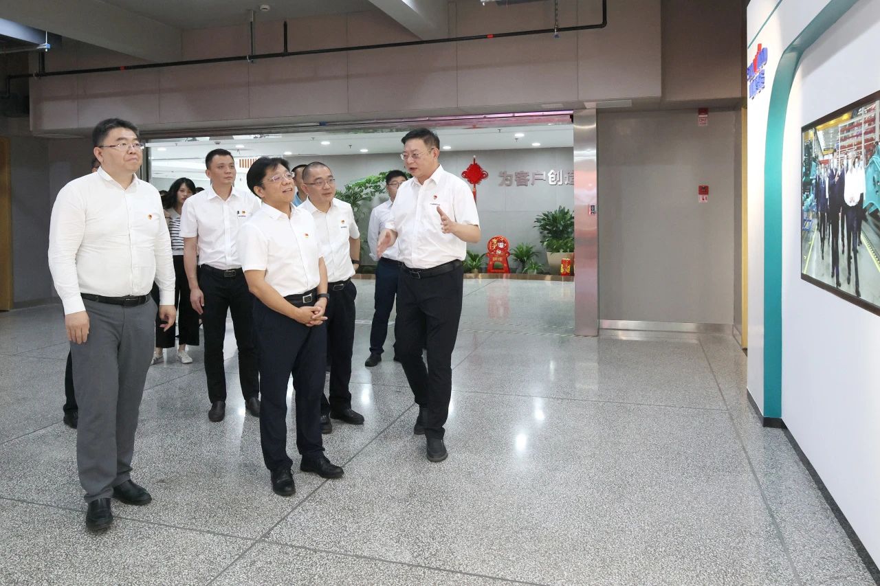 中国进出口银行总行党委委员、副行长李钧一行调研beat365官网