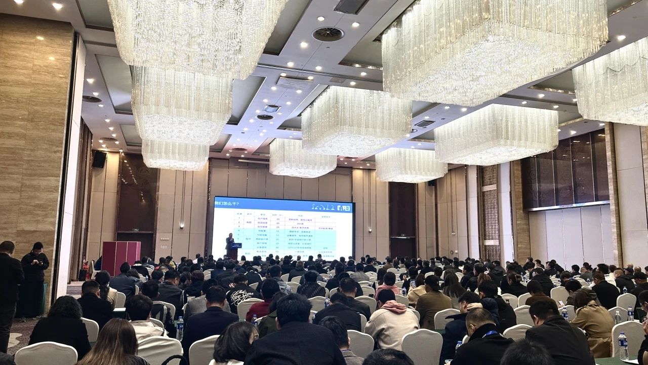 “爆品”来袭，签单不断！ beat365官网盛装亮相第八届全国高空作业平台租赁大会