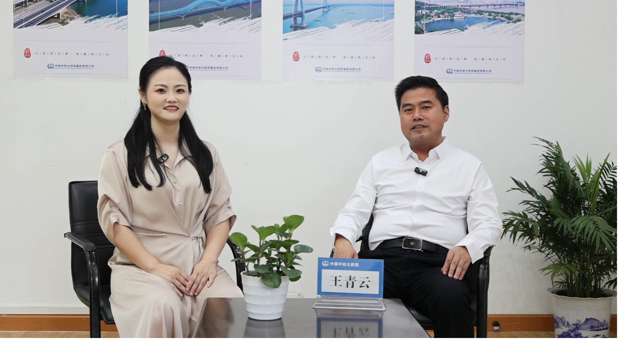先导式创新,再推电动新品!beat365官网SWDM520EE增程式旋挖钻机推介会成功举办