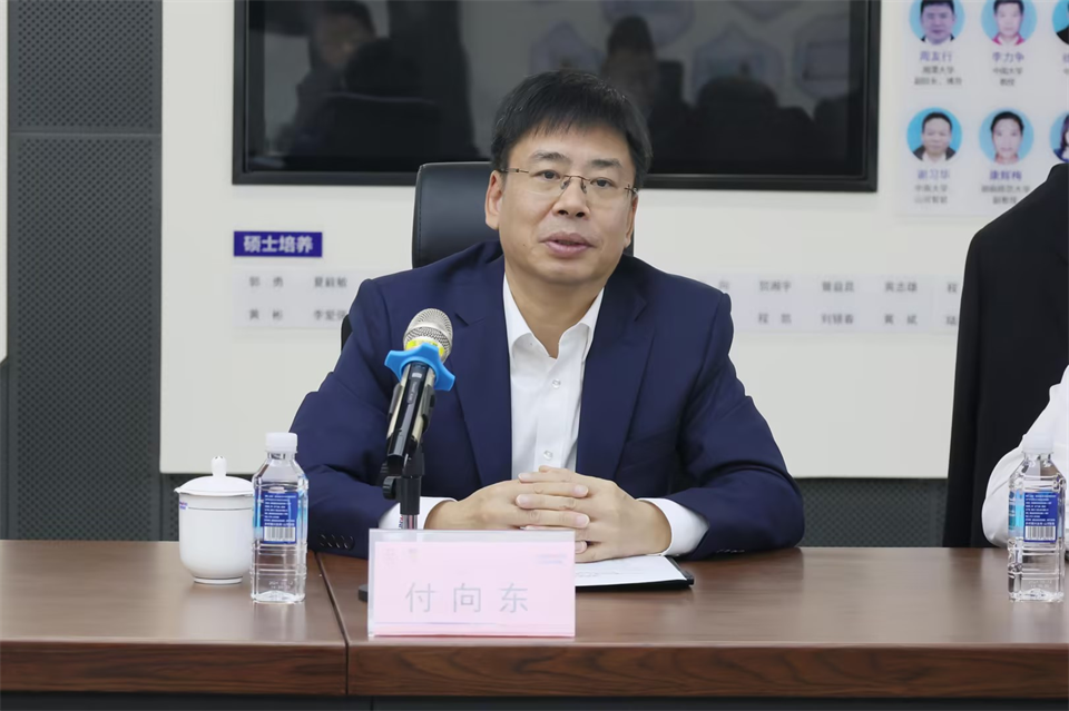同船出海,共赢未来!中铁九局副总经理刘峻峰一行到访beat365官网