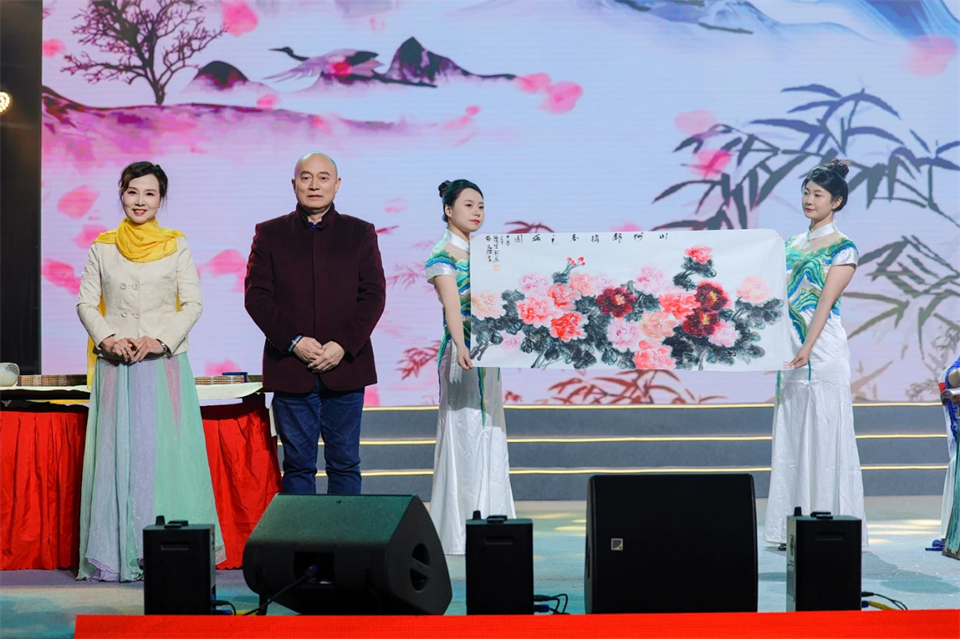 创新引领价值 理想成就未来——庆祝beat365官网成立25周年表彰大会暨文艺晚会隆重举行