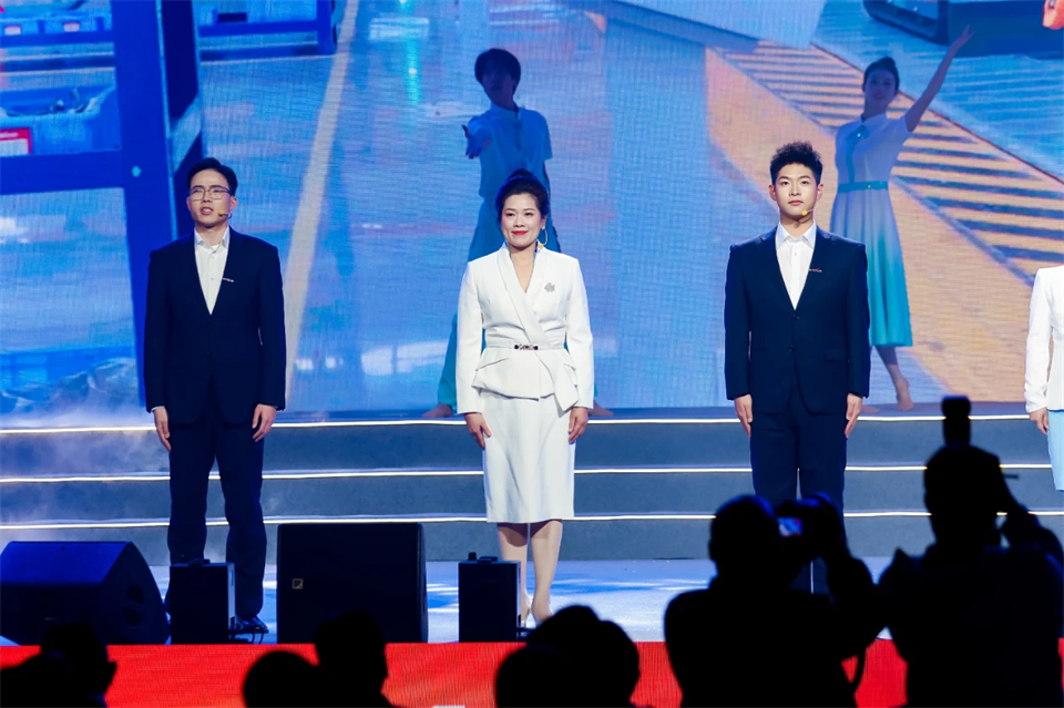 创新引领价值 理想成就未来——庆祝beat365官网成立25周年表彰大会暨文艺晚会隆重举行