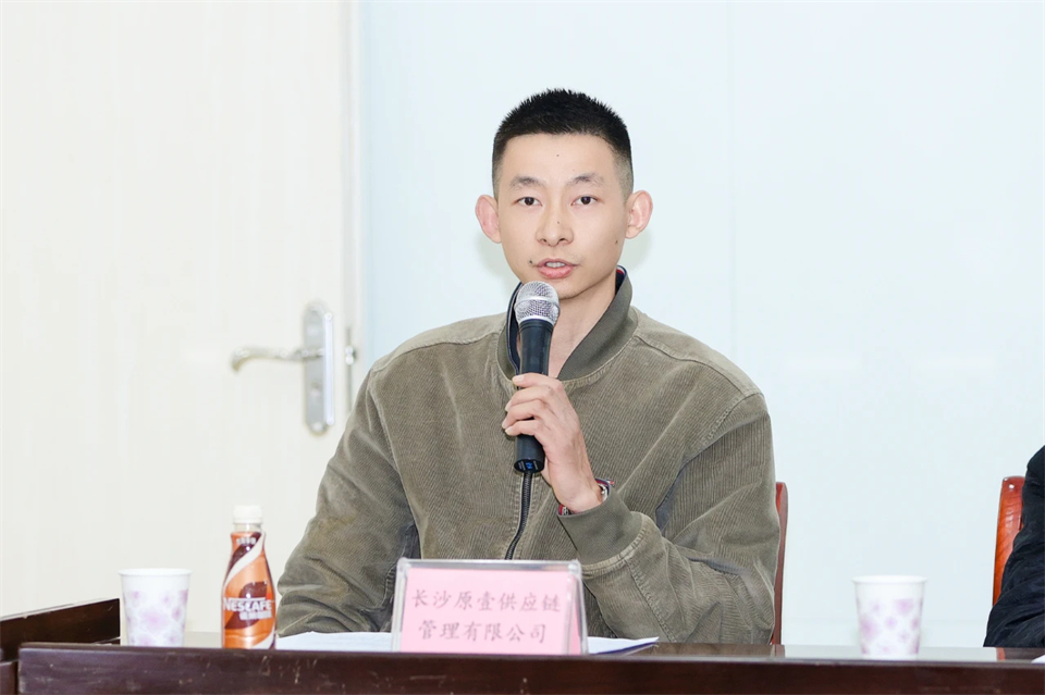 长龙街道、beat365官网召开首届年货盛惠暨送春联文化惠民活动工作会议
