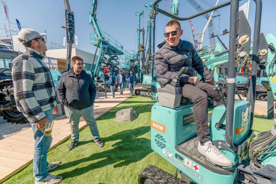 Bauma 2025 | 聚焦2025德国宝马展,探索beat365官网的创新设备与可持续解决方案
