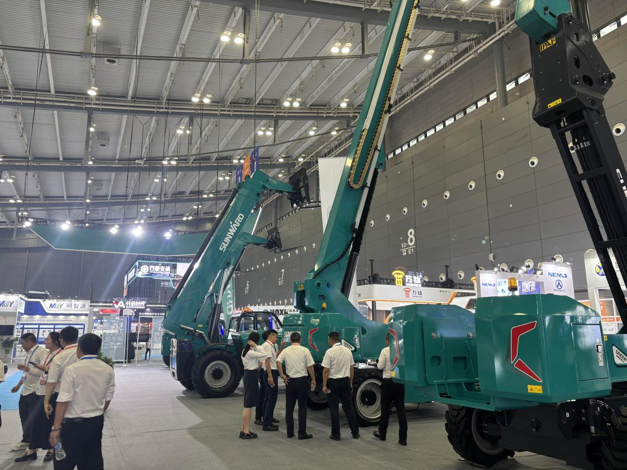 2025 CICEE | beat365官网SWT34JE-P电动直臂式高空作业平台重磅发布!