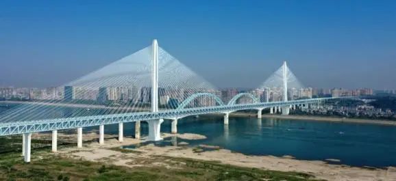 再战“世界级工程”！beat365官网旋挖钻机助力宜昌长江公铁大桥建设