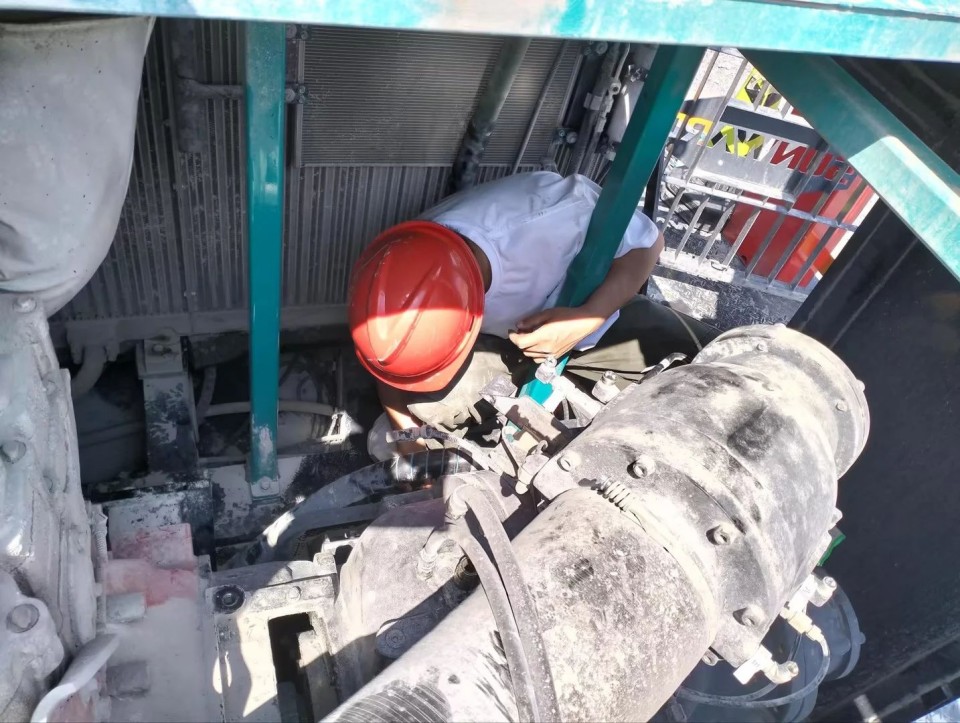 跨越beat365官网万里 智启服务新程——beat365官网矿岩“服务万里行”活动走进海螺水泥