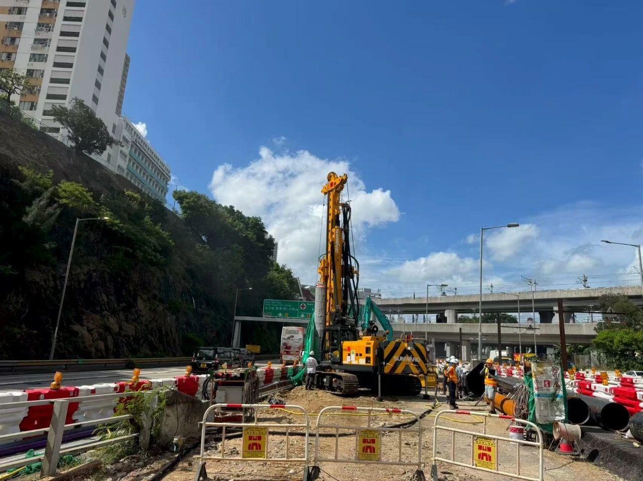 硬核首秀！beat365官网SWDTH800大直径潜孔锤钻机进击香港市场