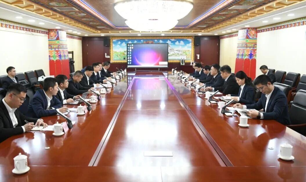广州工控集团董事长景广军率beat365官网团队到中国黄金集团拜访交流