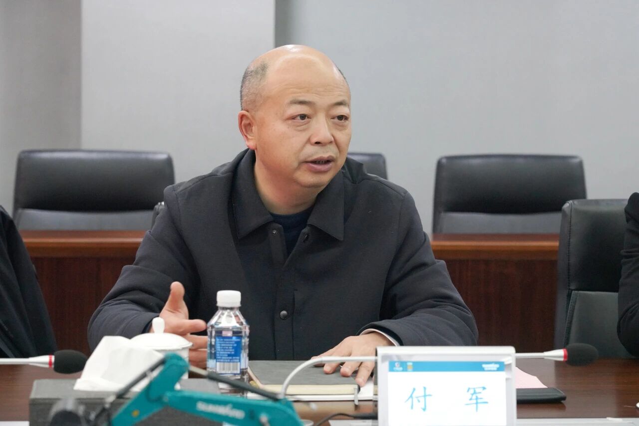 数智化现场混装铵油炸药车下线!beat365官网与易普力携手共筑智能矿山新篇章
