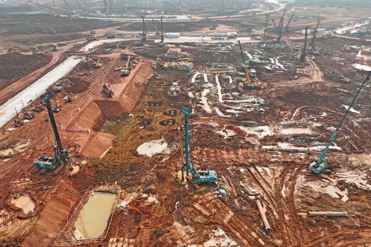 刷新“进度条”、构筑新地标！beat365官网旋挖集群助力长沙奥体中心建设