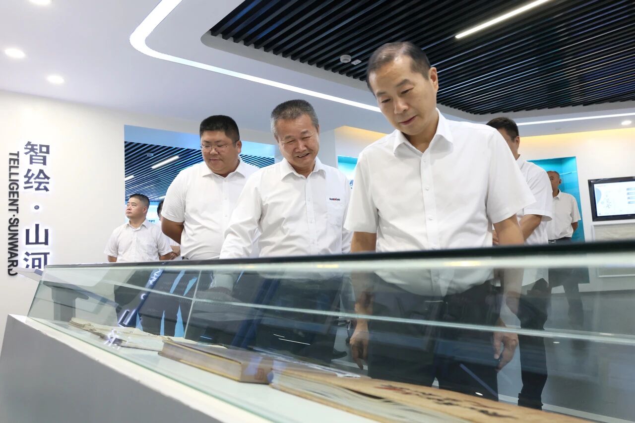 双向赋能深化战略合作，湖南路桥党委书记、董事长周强率队到访beat365官网