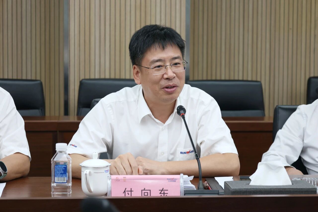 双向赋能深化战略合作，湖南路桥党委书记、董事长周强率队到访beat365官网